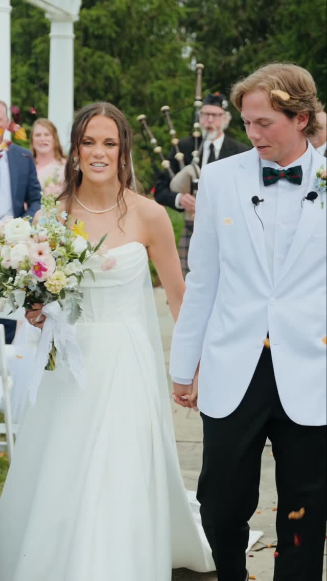 Catoctin Hall Masket Ridge Wedding⁠Clark and Megan.⁠⁠Makeup and Hair (Ashley Chin / Glam Bridal Beauty): @glambridalbeauty⁠⁠DJ (Alex Sincevich / The Dapper DJs): @thedapperdjs⁠⁠Cake (Sage Cakery): @sagecakery⁠⁠Caterer (Musket Ridge Golf Club): @musketridgeweddings⁠⁠Florist (Fresia and Vine / FAV Flowers): @favflowersmd⁠