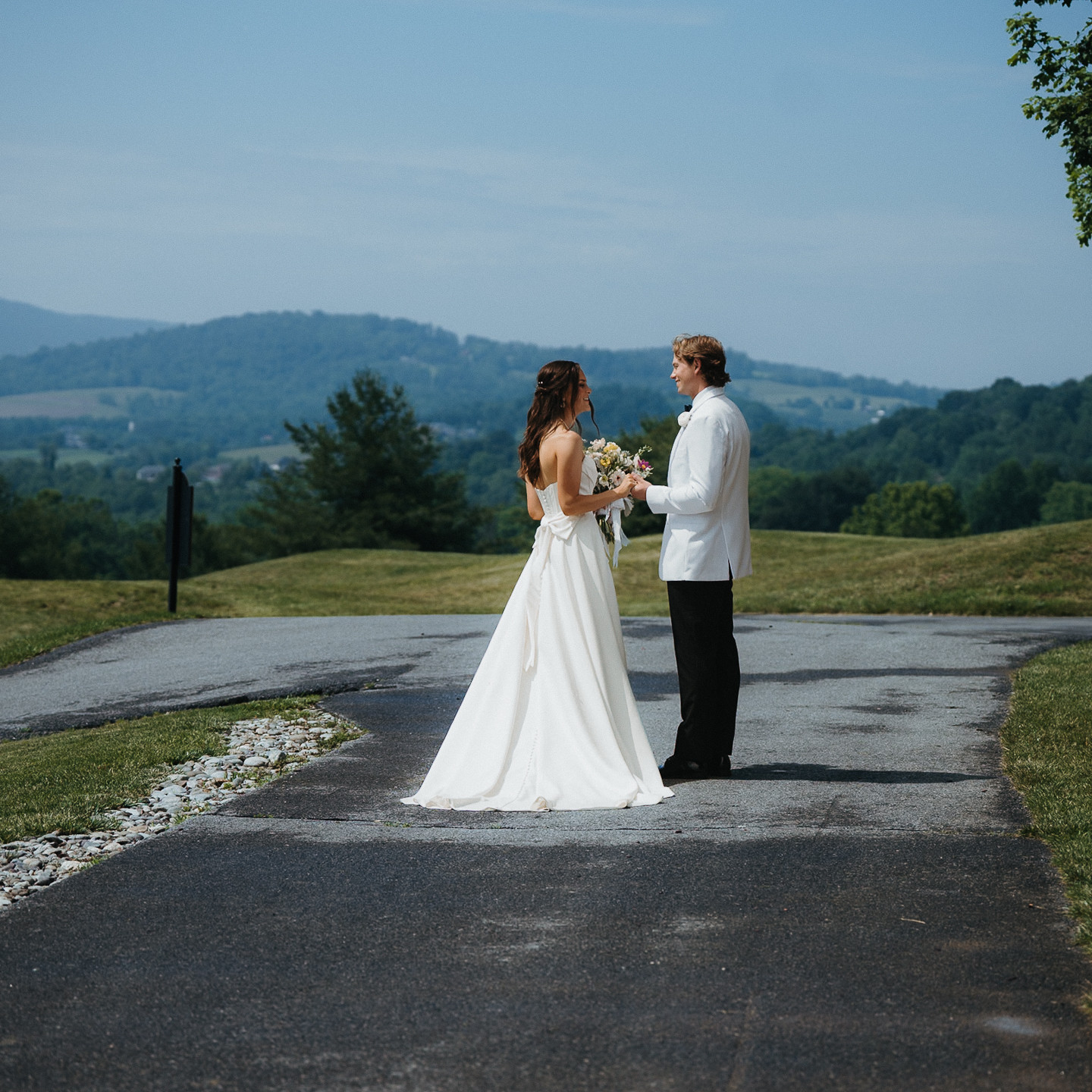 Strike a pose! Fairway portraits never looked this good. 📸⁠#yesdearmanIdo #GolfCourseWedding #FrederickMD #VAWeddings #MarylandBride⁠⁠Floral: @freesia.and.vine⁠Coordinator: @nevermoreweddingsandevents⁠Hair & Makeup: @glambridalbeauty⁠DJ: @thedapperdjs⁠Cake: @sagecakery⁠Catering & Venue: @catoctinhallatmusketridge⁠Photo & Video: @olgagurton